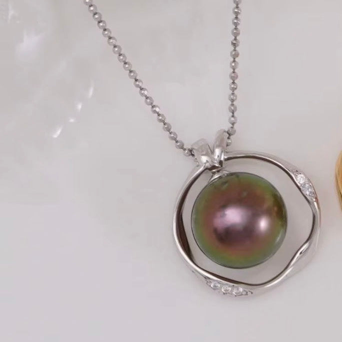 Sam Pendant